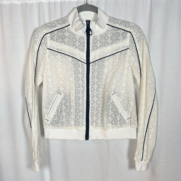 Free People Jackets & Blazers - NWT Free People White Eyelet Full Zip Cropped Jacket Size XS